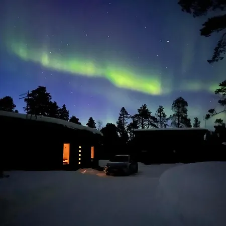 别墅 Paadari 伊纳利